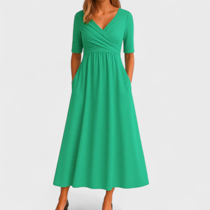 Leona - Elegantní Šaty se Speciálním Výstřihem