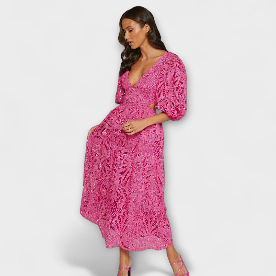 Elegantní šaty s jemnými detaily