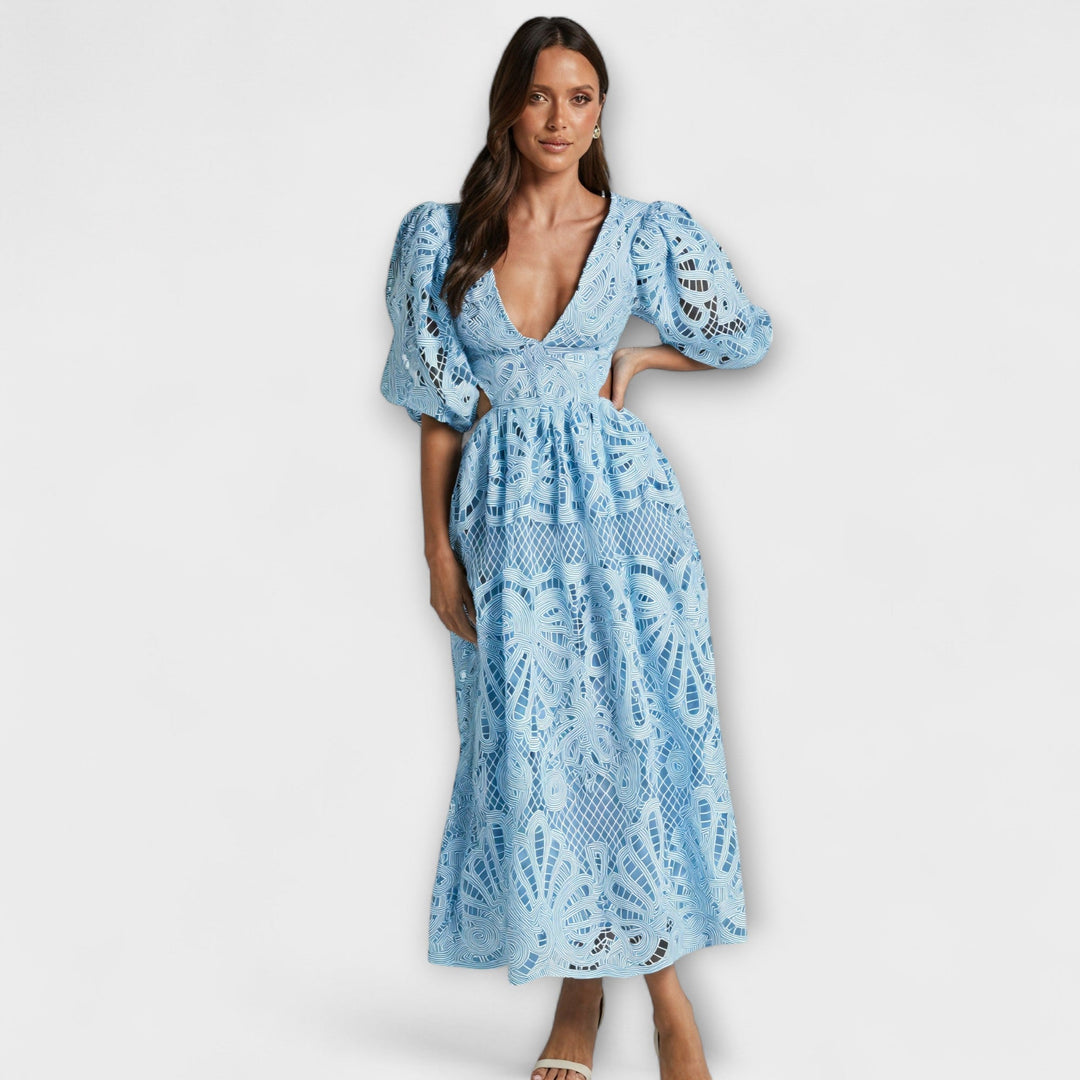 Elegantní šaty s jemnými detaily