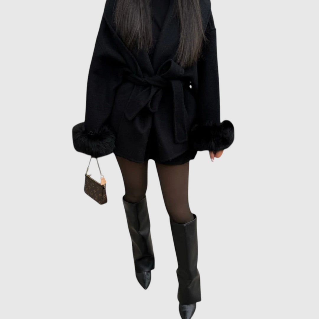 Woolcat – Elegantní kabát s detaily z ekologické kožešiny