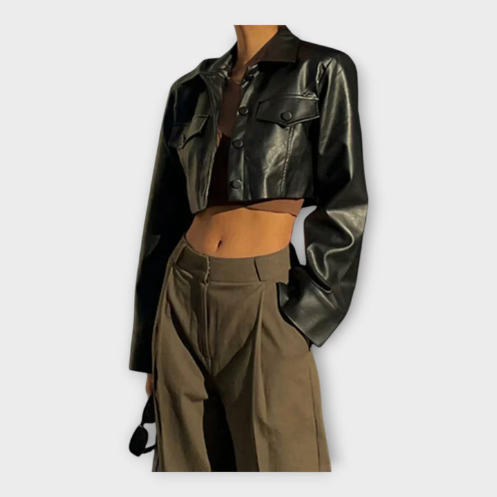 Krátká kožená bunda s kapsami